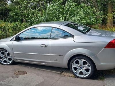 Gebraucht Ford Focus Cabriolet Titanium 136 PS (100 kW) 2008 Silber Cabrio