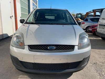 Usata Ford Fusion 68 CV (50 kW) 2009 Argento Utilitaria