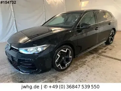 Gebraucht VW Passat R-line 150 PS (110 kW) 2025 Grenadillschwarz metallic Kombi