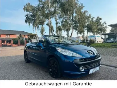 Gebraucht Peugeot 207 CC Sport 109 PS (80 kW) 2008 Lack blau montebello/metallic Cabrio