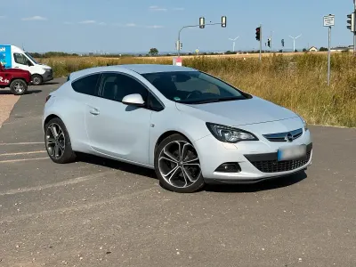 Gebraucht Opel Astra GTC 140 PS (102 kW) 2012 Grau Coupé