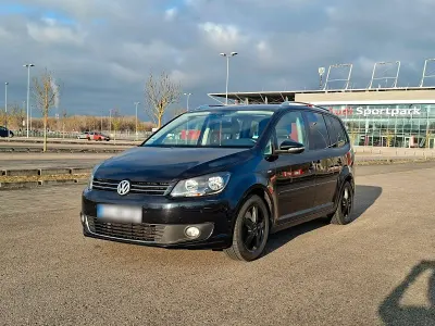 Usata VW Touran Cup 140 CV (102 kW) 2014 Nero Monovolume