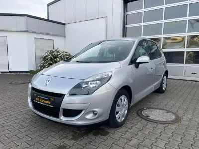 Gebraucht Renault Scénic III Dynamique 131 PS (96 kW) 2010 Silber Van / Kleinbus