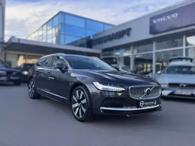 Usata Volvo V90 Plus 398 CV (292 kW) 2025 Grigio Station wagon