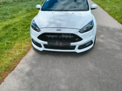 Gebraucht Ford Focus ST 295 PS (216 kW) 2017 Weiß Kombi