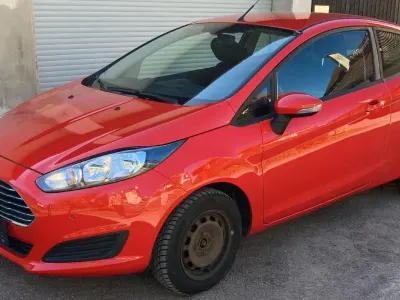 Second-hand Ford Fiesta 81 CP (59 kW) 2014 Roșu Hatchback