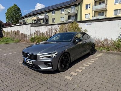 Usado Volvo S60 R-Design 250 HP (183 kW) 2019 Cinzento Sedan