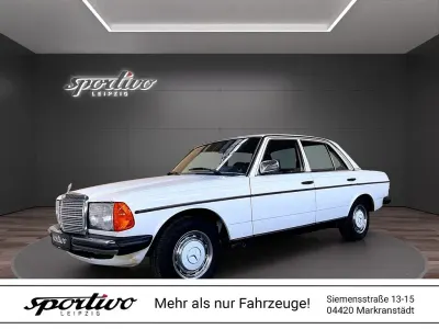 Używany Mercedes 230 109 KM (80 kW) 1981 Biały Sedan/Limuzyna