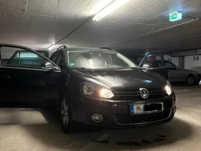 Gebraucht VW Golf VI 105 PS (77 kW) 2011 Schwarz Limousine