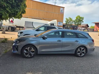 Gebraucht Kia Ceed Sportswagon Vision 140 PS (102 kW) 2018 Grau Kombi