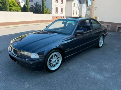 Gebraucht BMW 316 M Sport 102 PS (75 kW) 1994 Schwarz Coupé