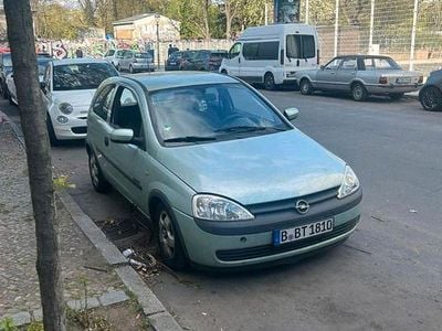 Begagnad Opel Corsa 75 HK (55 kW) 2001 Grå Halvkombi