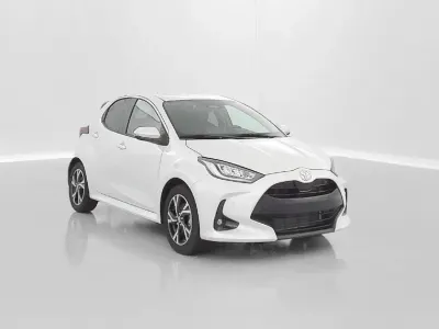 Neu Toyota Yaris Hybrid Design 92 PS (67 kW) 2025 Blanc lunaire nacre Kleinwagen