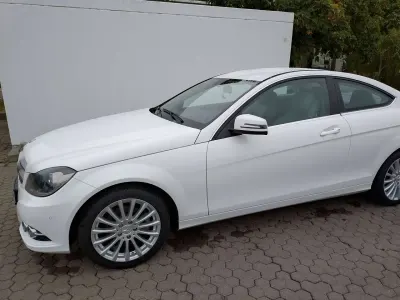 Gebraucht Mercedes C180 Edition 156 PS (114 kW) 2014 Weiß Coupé