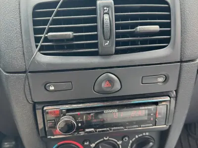 Używany Renault Clio II 75 KM (55 kW) 2005 Srebrny Hatchback
