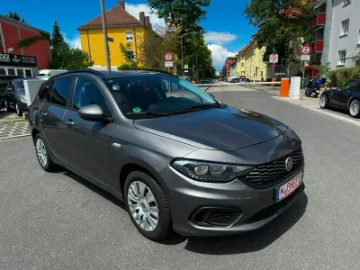 Gebraucht Fiat Tipo Easy 95 PS (69 kW) 2019 Grau Limousine