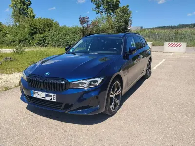 Gebraucht BMW 320e Sport Line 204 PS (150 kW) 2022 Blau Kombi