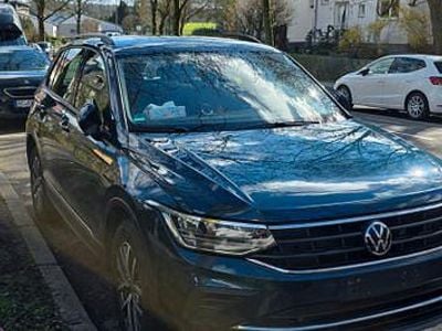 Gebraucht VW Tiguan Life 150 PS (110 kW) 2023 Blau SUV