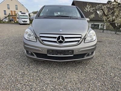 Usata Mercedes B200 140 CV (102 kW) 2007 Grigio Monovolume