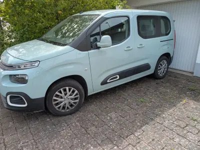 Gebraucht Citroën Berlingo 102 PS (75 kW) 2020 Grün Van / Kleinbus