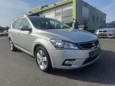 Gebraucht Kia Ceed Sportswagon Edition 7 90 PS (66 kW) 2012 Kirunasilber met. Kombi