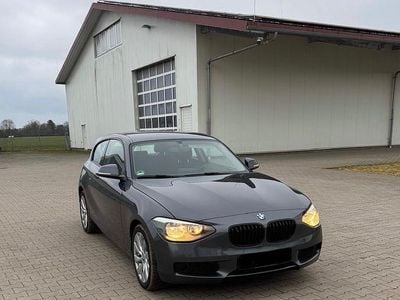 Grau Gebraucht 2014 BMW 116 Kleinwagen | 8.000 € (Fairer Preis)