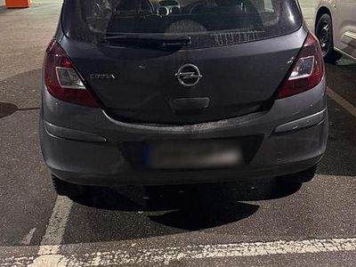 Grau Gebraucht 2011 Opel Corsa Kleinwagen | 3.500 € (Fairer Preis)
