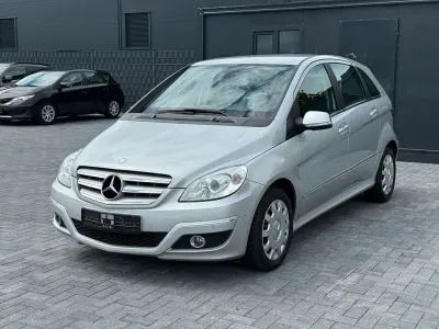 Gebraucht Mercedes B200 136 PS (100 kW) 2009 Silber Van / Kleinbus