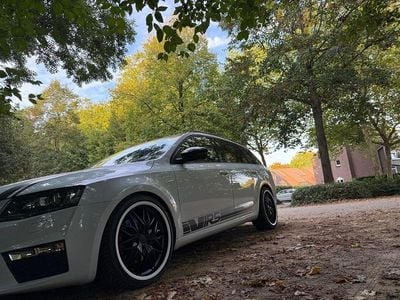 Gebraucht Skoda Octavia RS 184 PS (135 kW) 2016 Weiß Kleinwagen