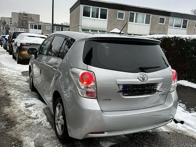 Silber Gebraucht 2011 Toyota Verso Van / Kleinbus | 7.000 € (Superpreis)