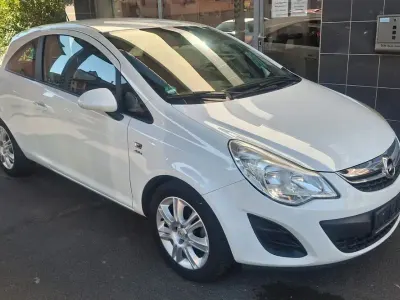 Gebraucht Opel Corsa Active 87 PS (63 kW) 2013 Weiß Kleinwagen