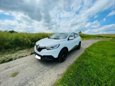 Gebraucht Renault Kadjar Life 131 PS (96 kW) 2016 Weiß SUV