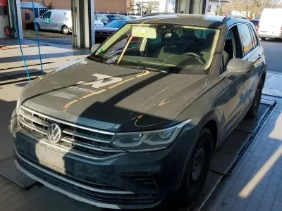 Gebraucht VW Tiguan Elegance 150 PS (110 kW) 2022 Grau SUV