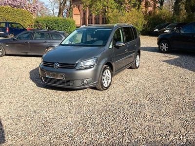 Second-hand VW Touran Highline 140 CP (102 kW) 2015 Gri Monovolum