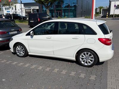 Gebraucht Mercedes B180 Edition 109 PS (80 kW) 2013 Weiß Van / Kleinbus