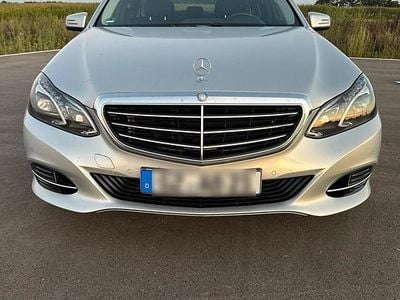Silber Gebraucht 2015 Mercedes E200 Limousine | 16.690 € (Fairer Preis)