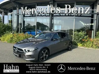 Gebraucht Mercedes A200 Progressive 163 PS (119 kW) 2020 Grau Limousine