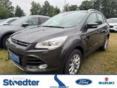 Gebraucht Ford Kuga Titanium 150 PS (110 kW) 2016 Grau SUV