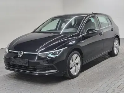 Gebraucht VW Golf VIII Style 150 PS (110 kW) 2020 Tiefschwarzmet. Limousine