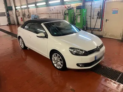 Gebraucht VW Golf 105 PS (77 kW) 2011 Weiß Cabrio