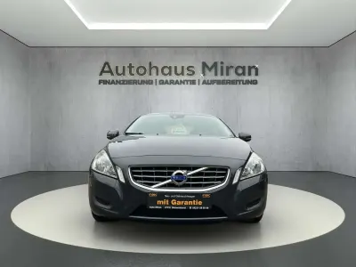 Gebraucht Volvo S60 Kinetic 150 PS (110 kW) 2011 Grau Limousine