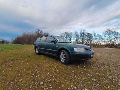 Gebraucht VW Passat Trendline 101 PS (74 kW) 1999 Grün Kombi