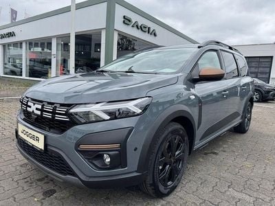 Neu Dacia Jogger Extreme 101 PS (74 kW) 2025 Grau Van / Kleinbus