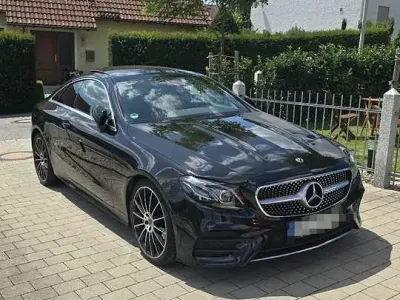 Gebraucht Mercedes E300 245 PS (180 kW) 2018 Schwarz Coupé
