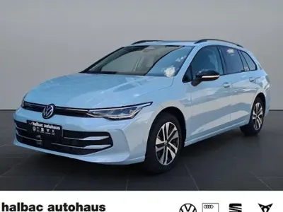 Neu VW Golf VIII 150 PS (110 kW) 2026 Blau Kombi