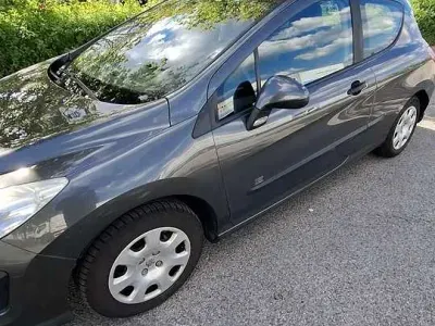 Gebraucht Peugeot 308 Filou 95 PS (69 kW) 2010 Grau Limousine