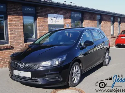 Usata Opel Astra Elegance 122 CV (89 kW) 2022 Nero Utilitaria