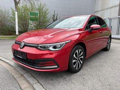 Gebraucht VW Golf VIII Active 150 PS (110 kW) 2022 Rot Limousine