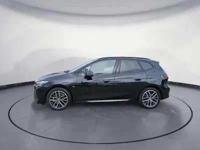 Używany BMW 220 Active Tourer M Sport 156 KM (114 kW) 2025 Czarny Minivan