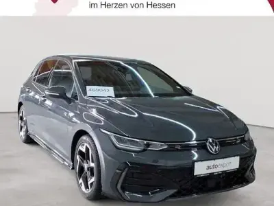 Usata VW Golf VIII R-line 150 CV (110 kW) 2025 Grigio Berlina